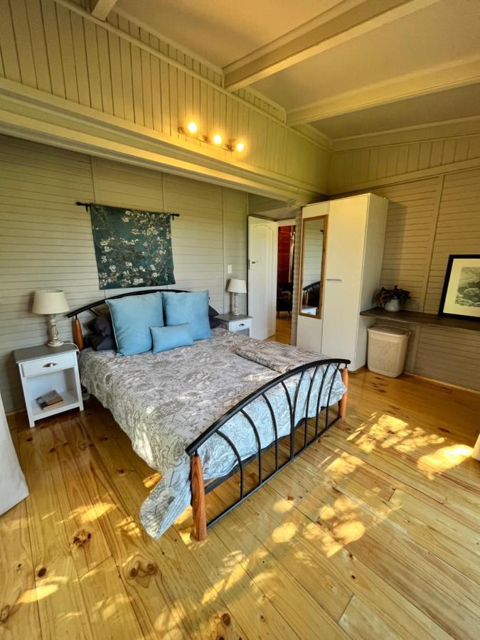 Moonriver Cottage, Prime Lagoon Views & Solar Power Knysna Bagian luar foto
