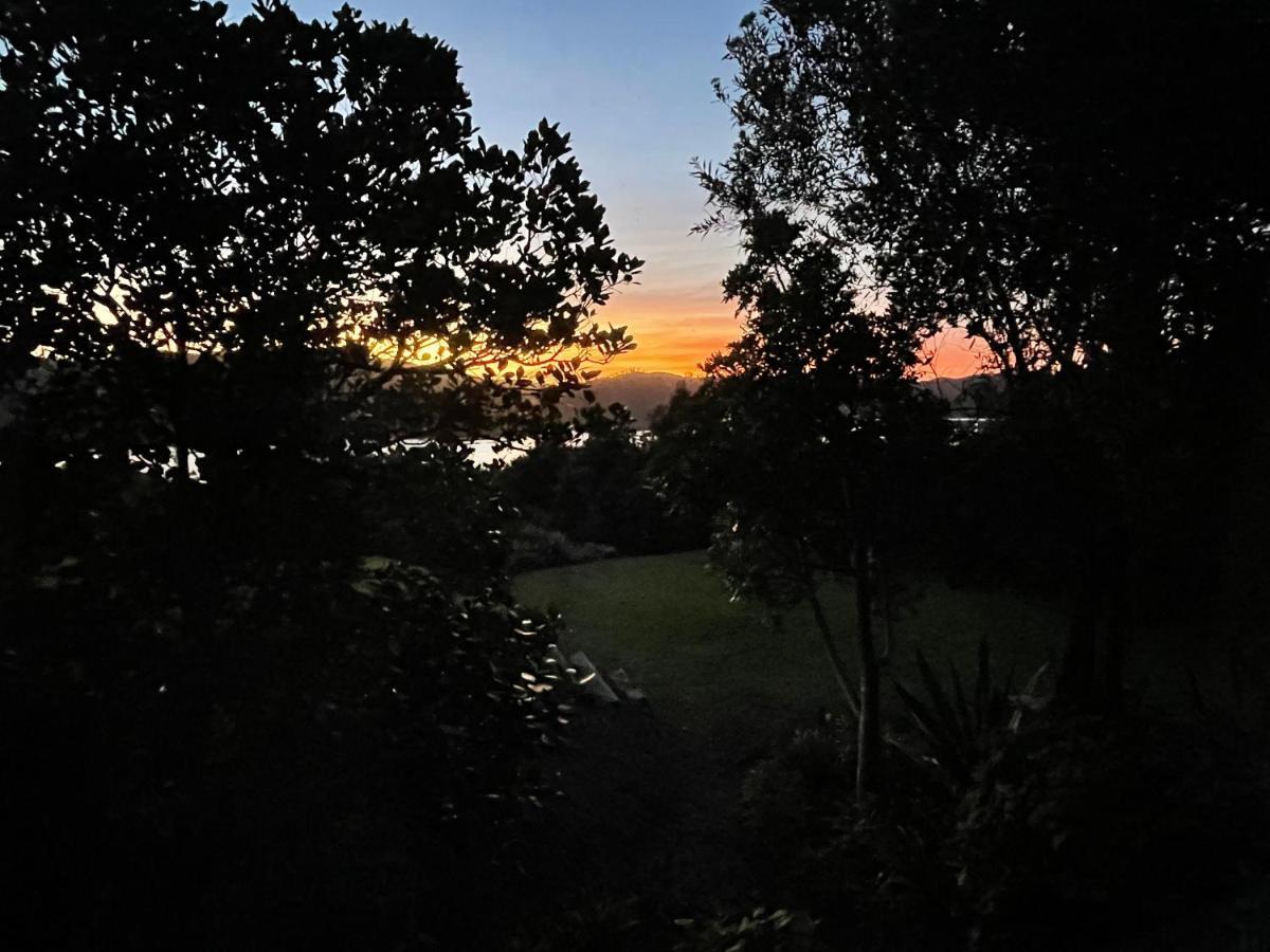 Moonriver Cottage, Prime Lagoon Views & Solar Power Knysna Bagian luar foto