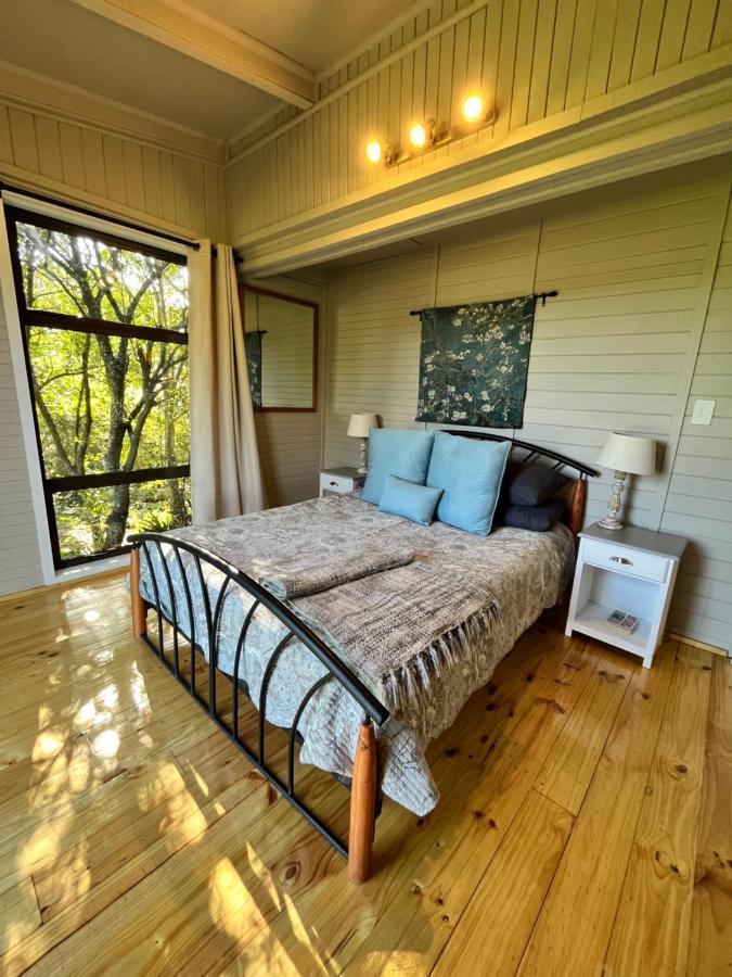 Moonriver Cottage, Prime Lagoon Views & Solar Power Knysna Bagian luar foto