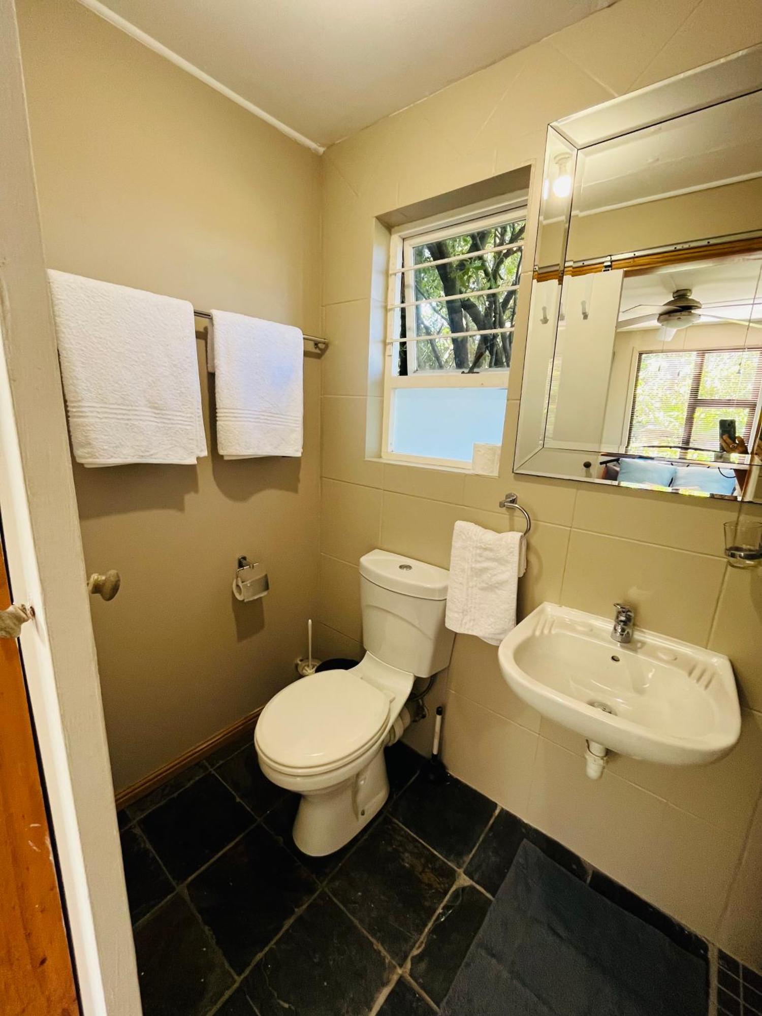 Moonriver Cottage, Prime Lagoon Views & Solar Power Knysna Bagian luar foto
